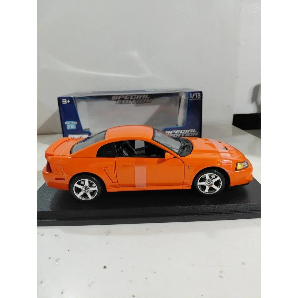 Maisto 31647 Special Edition 1:18 Diecast 2003 Ford Mustang SVT Cobra w/box